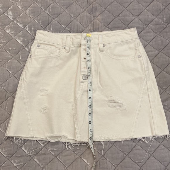 NWOT FREE PEOPLE CREAM SIZE 27 DISTRESSED MINI SKIRT - Picture 7 of 12